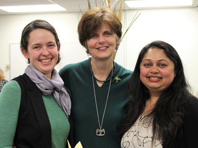 three women group picture