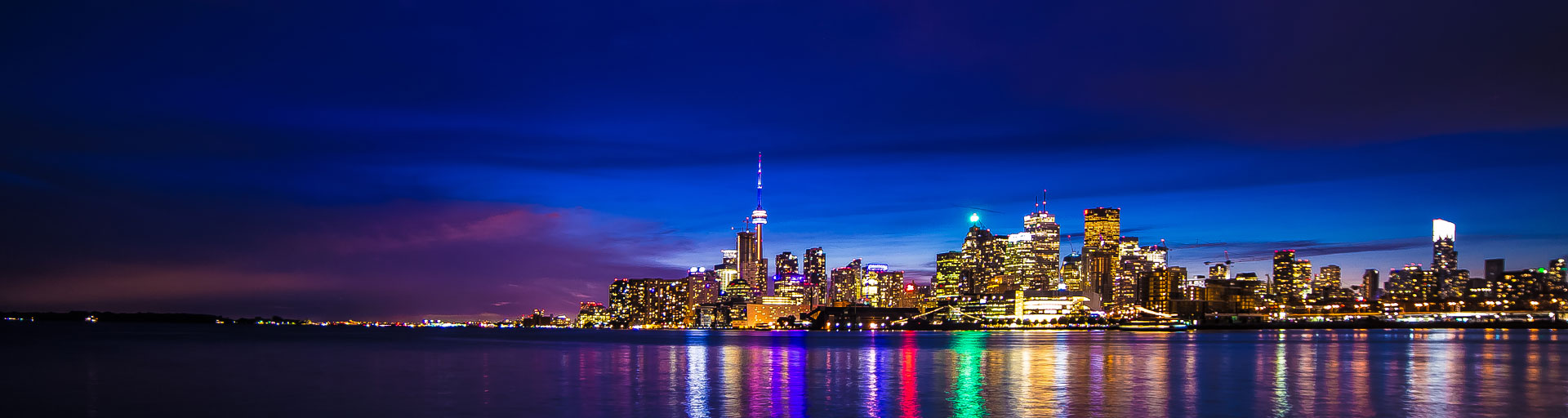 Toronto skyline at night