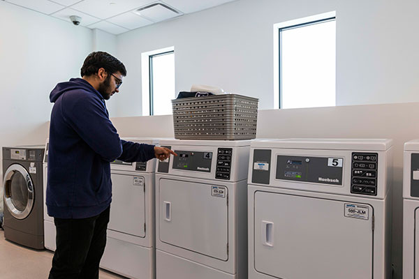 Laundry Room - Lakeshore