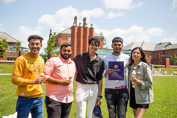 5 GSS studens outside