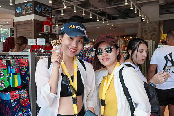 2 students getting there photo taken