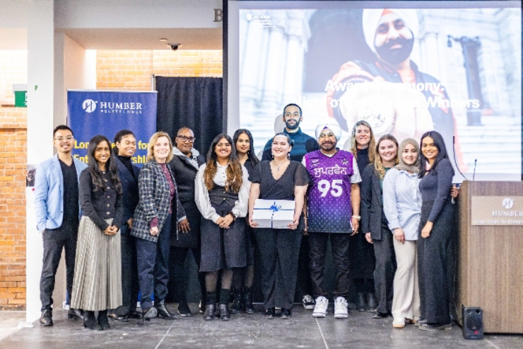 Night of Excellence: Entrepreneurs Shine with Nav Bhatia’s Inspiring Message