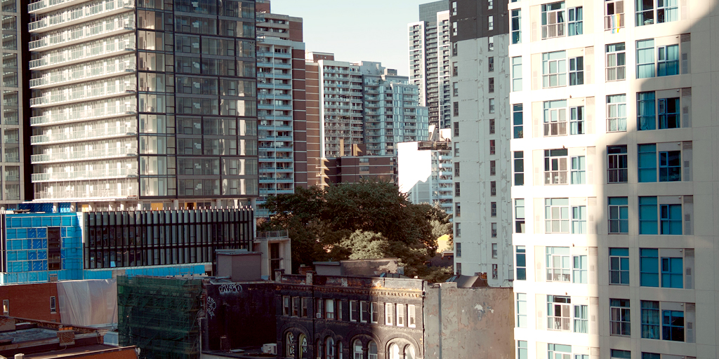 Toronto housing. Photo by Yichen Wang on Unsplash