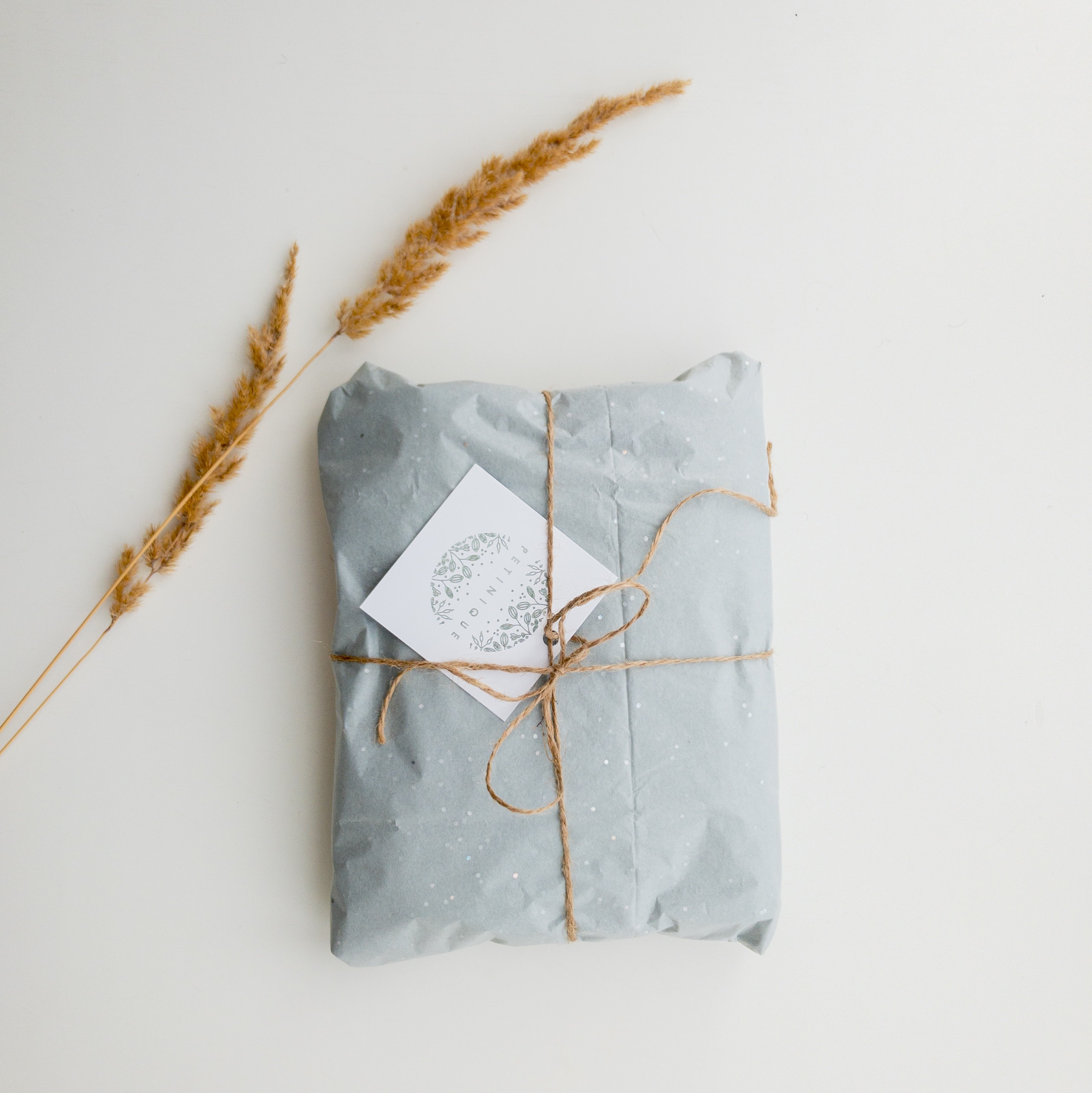 sustainable blue tissue packaging 