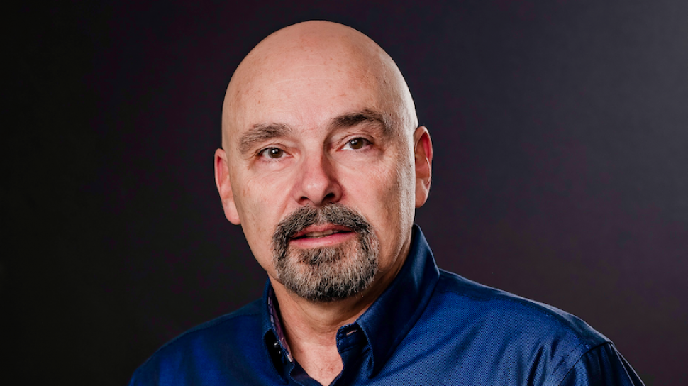 Steve Urszenyi is a Humber Polytechnic graduate who spent 40 years on the frontlines of emergency response. A head-and-shoulders photo of a person.
